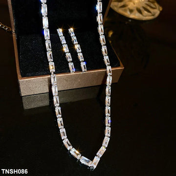 V-Baguette Necklace Set